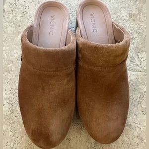 [VIONIC] Kacie clogs. Suede. Worn once. Brass studs and “V”.